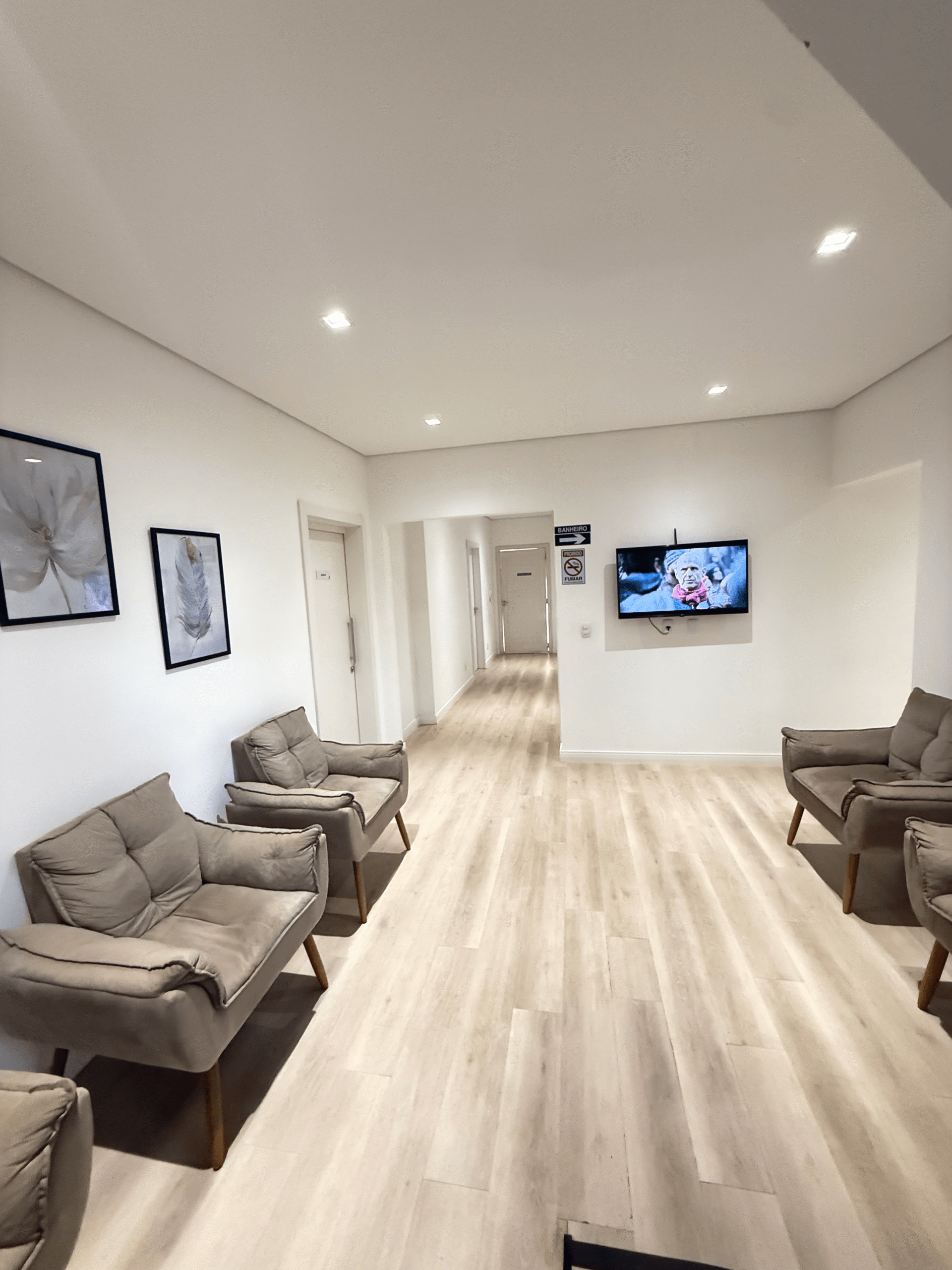 Descubra o tratamento definitivo para varizes e vasinhos, sem cirurgia, sem repouso e sem dor.